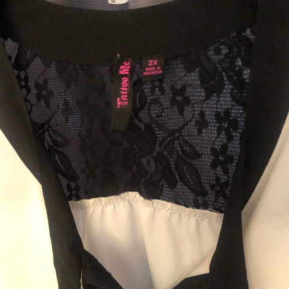 Tie front tank blouse - Picture 2 of 2